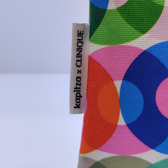 Clinique makeup/toiletry bag - Picture 3 of 3